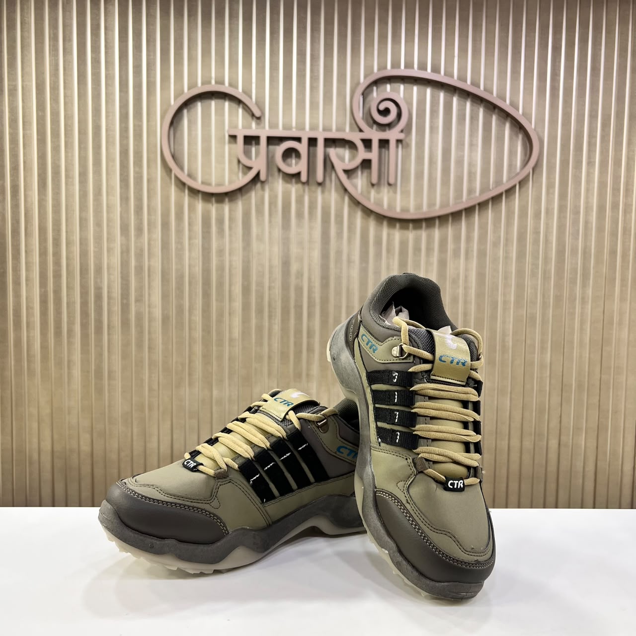 PREMIUM WATERPROOF TREKKING SHOES CTR RUB700 ANTI SKID
